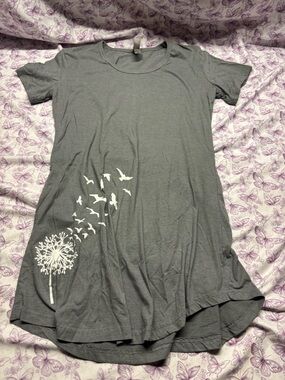 🍄Gray Midi Dress with Dandelion and Birds Graphic